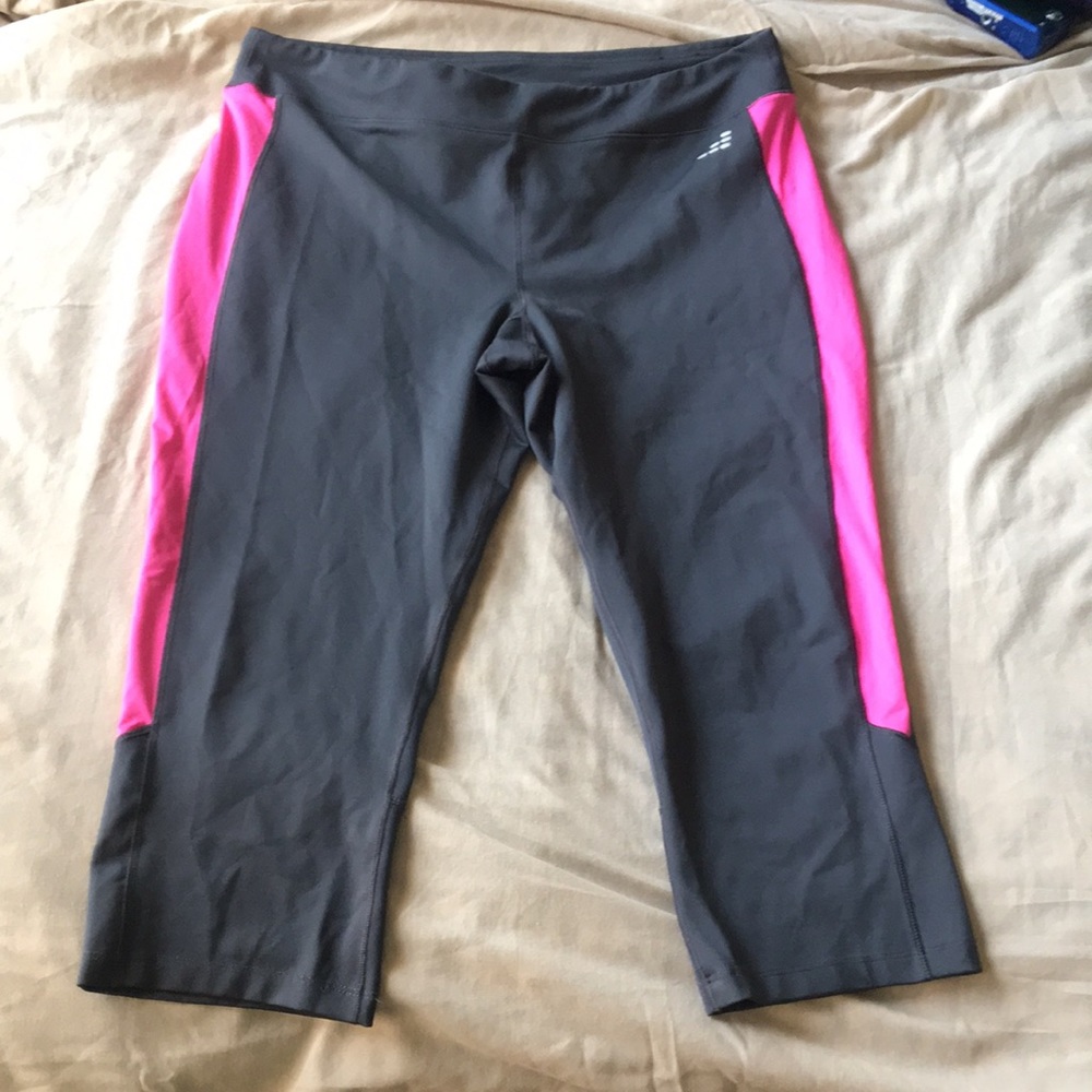 NWOT BCG Size XL hot yoga/running capri